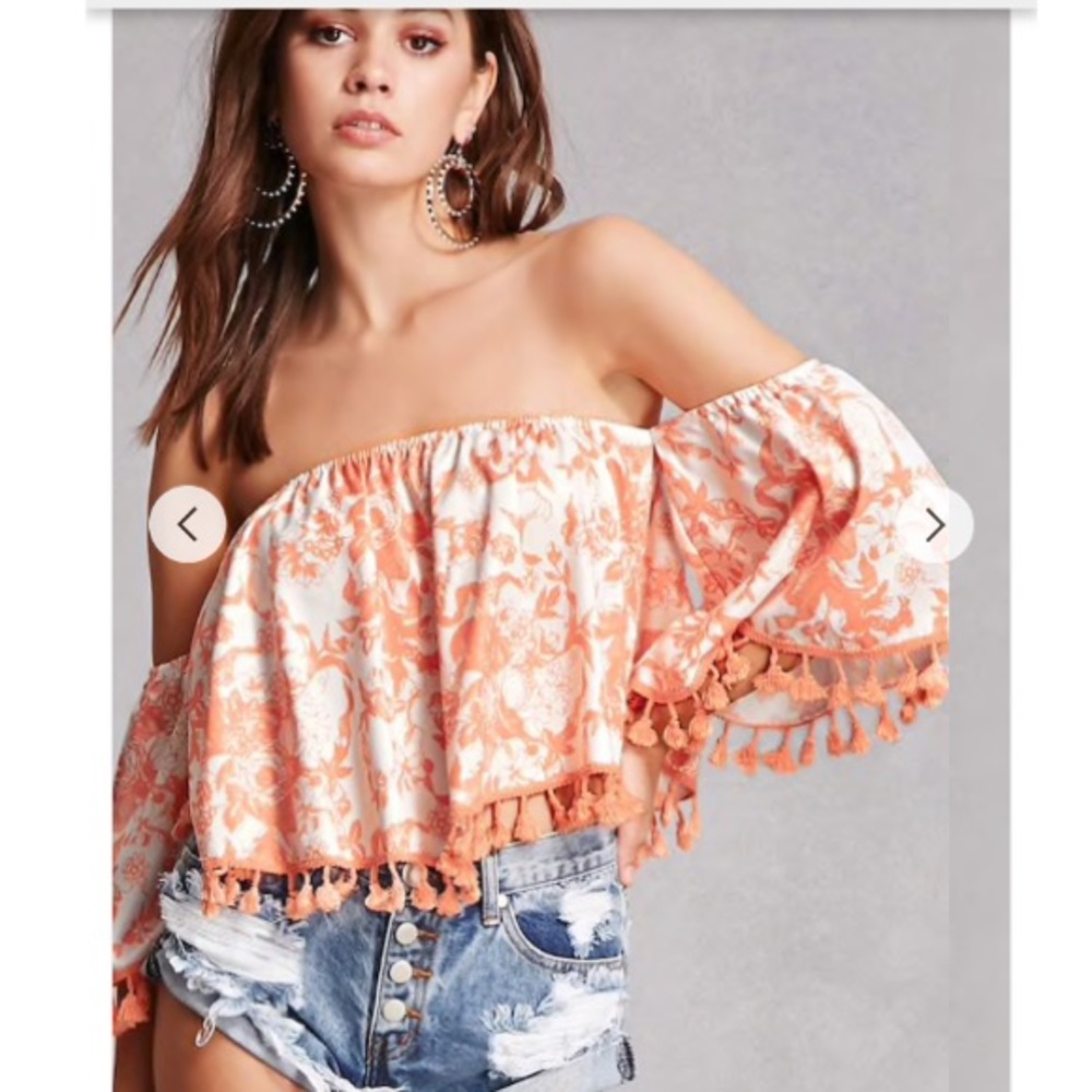 2 Piece Set - Floral off the Shoulder top & Shorts